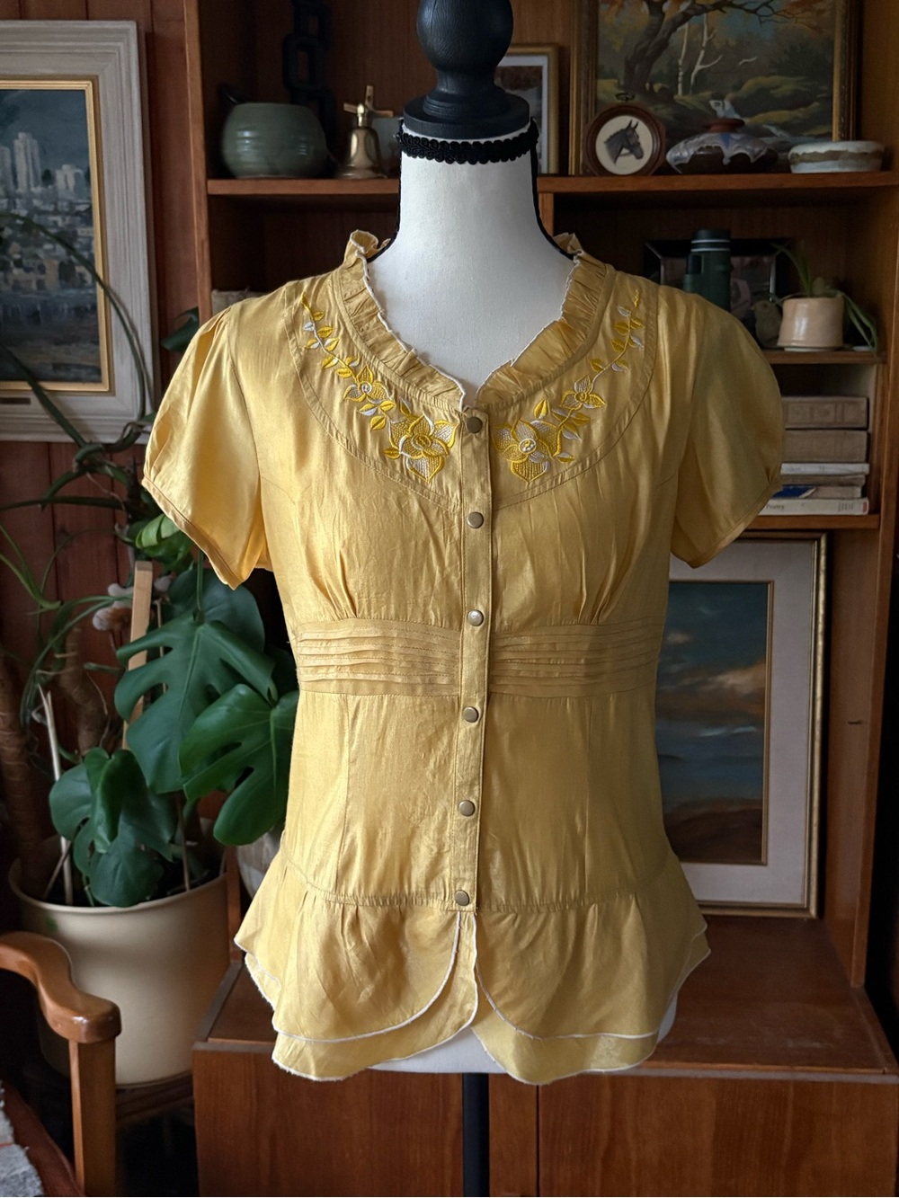 Dollette Y2K Embroidered Saffron Ruffle Peplum Short Sleeve Top S